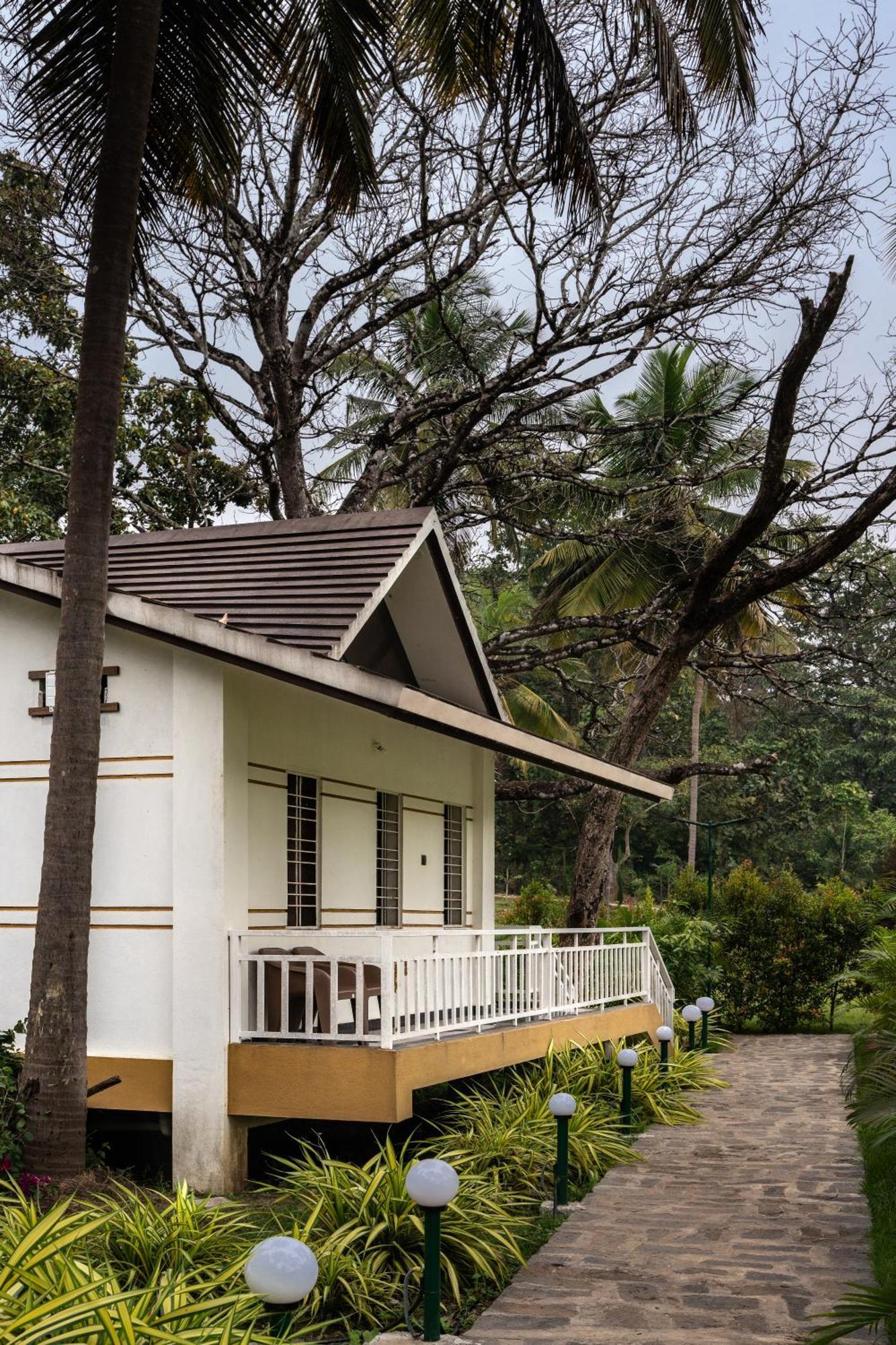 Mastiff Select Terrain Dandeli Hotel Exterior photo